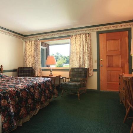 Ladd Brook Inn Pownal Exterior foto
