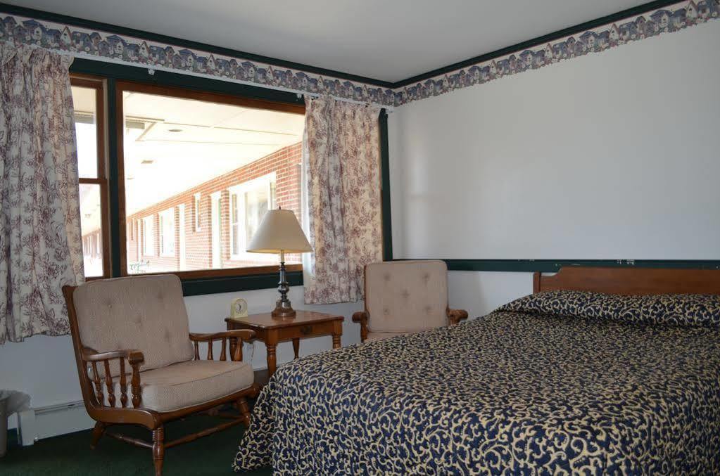 Ladd Brook Inn Pownal Exterior foto
